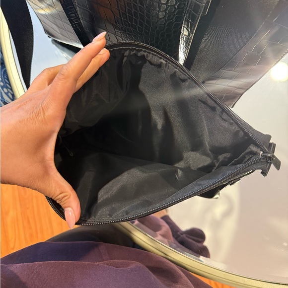 Black Croc-Embossed BÉIS Tote Bag (minimal use) - Picture 8 of 8